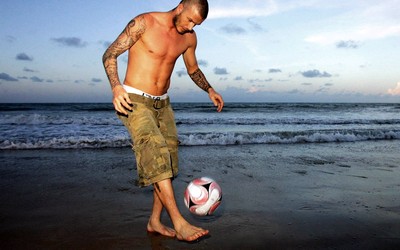 完美电竞热评-三笘薰让足球变得简单又复杂