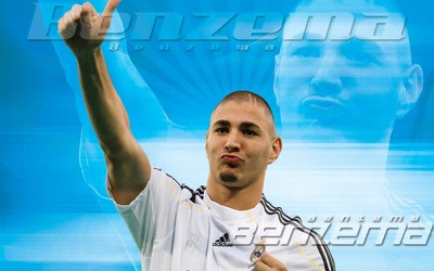 完美电竞热评-内马尔转会费值不值